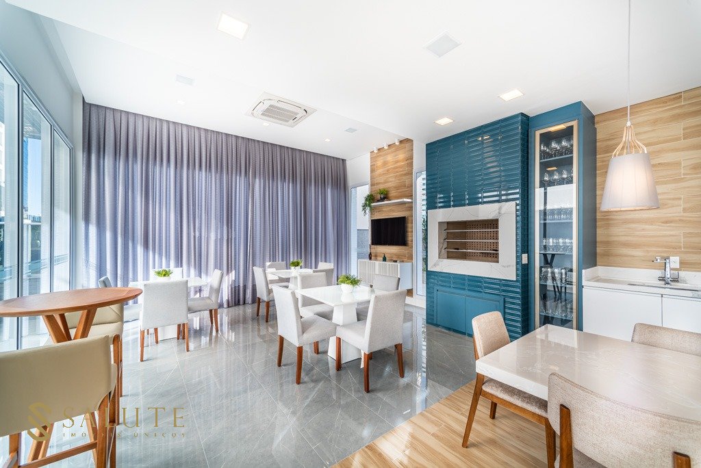Apartamento locação anual 4 suítes Pioneiros
