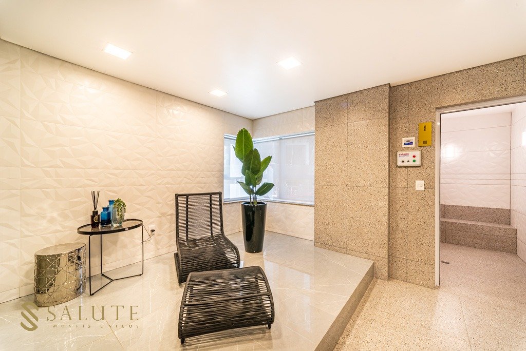 Apartamento locação anual 4 suítes Pioneiros