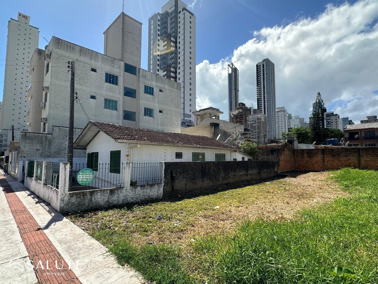 Casa à venda 3 dormitórios na Barra Sul