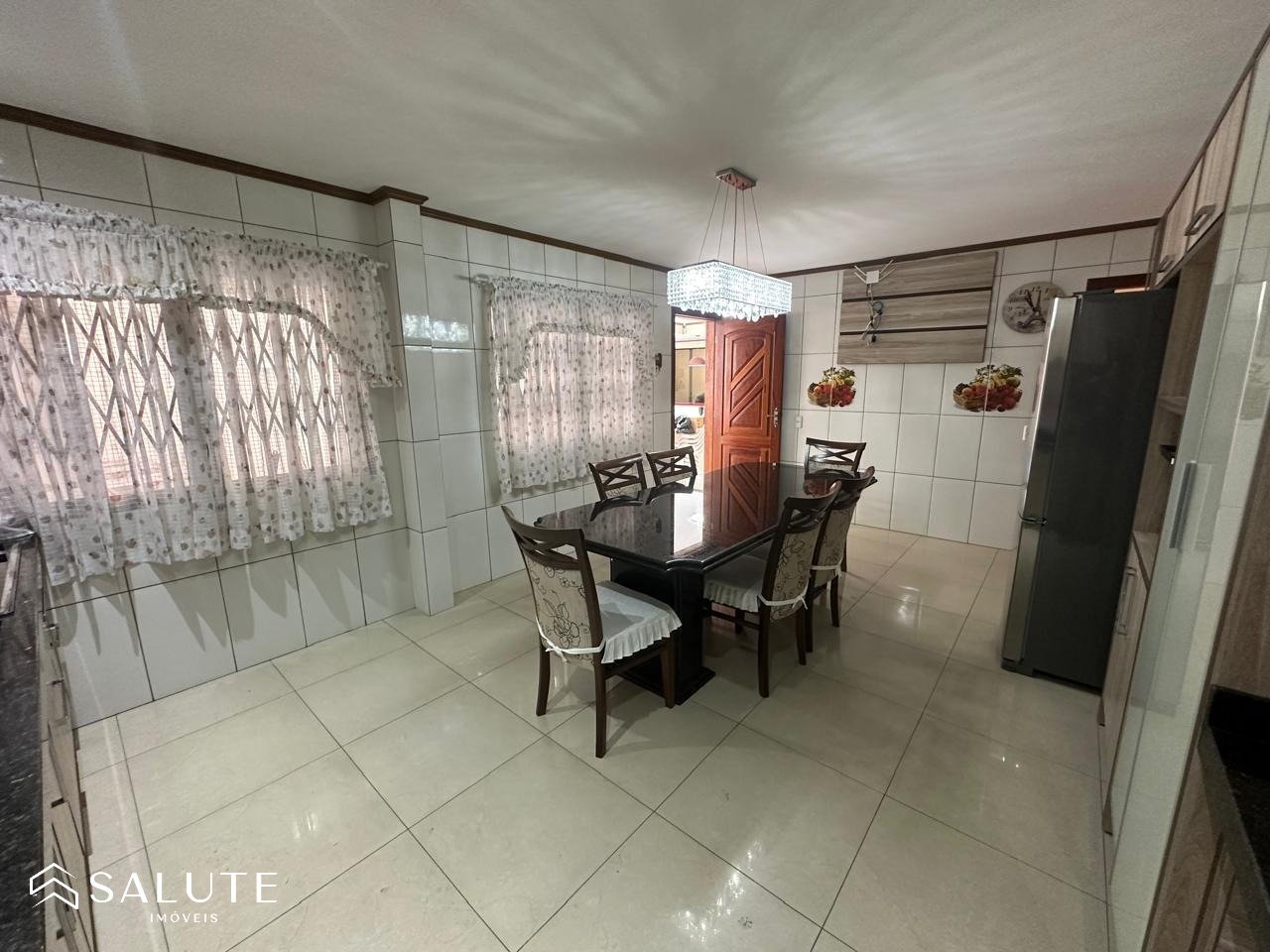 Casa à venda com 5 dormitórios no Nações