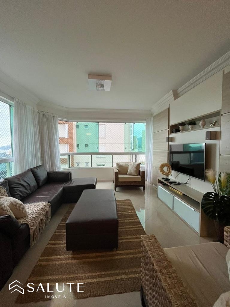Apartamento à venda com 3 dormitórios na Barra Sul