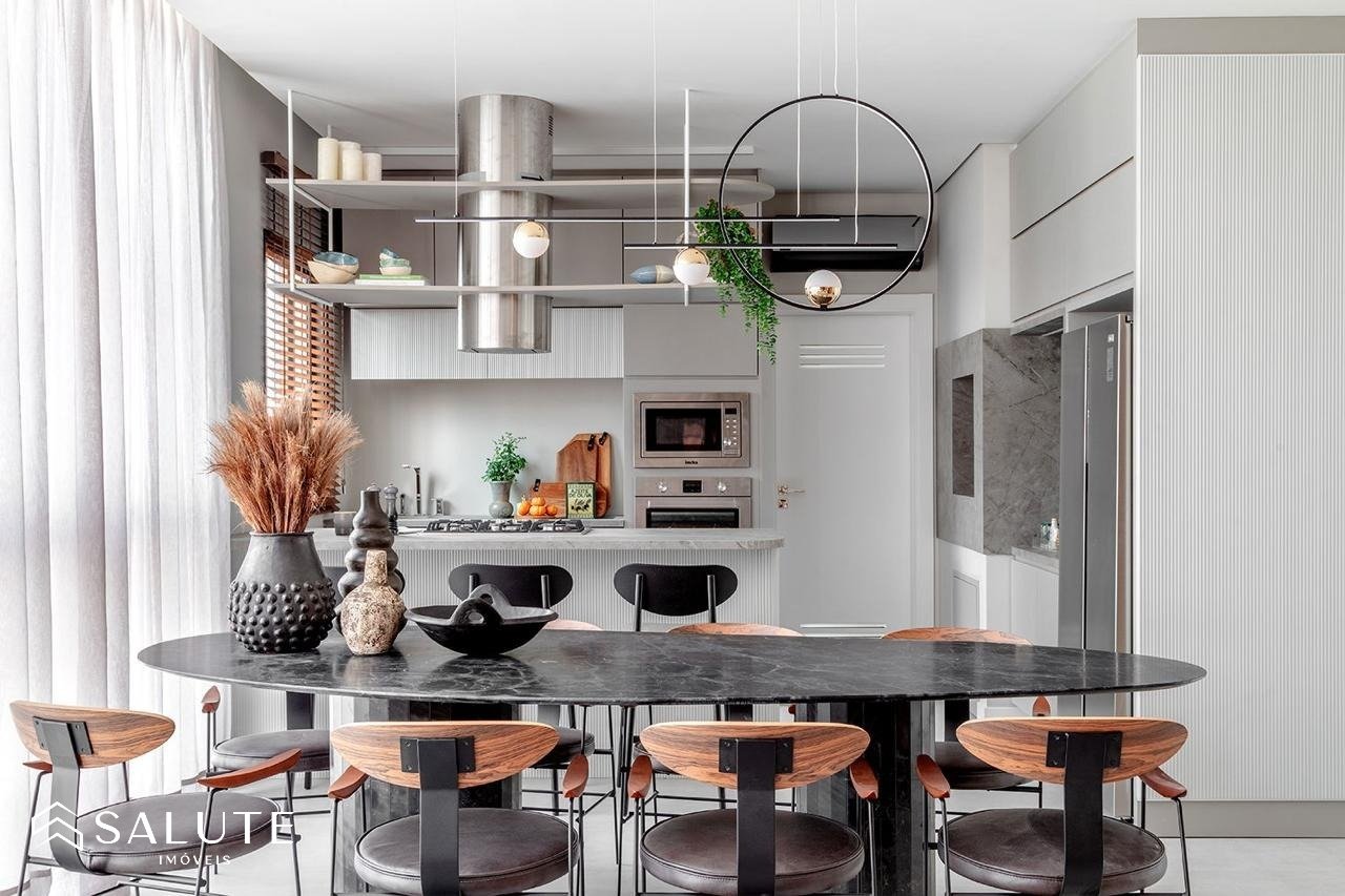 Apartamento à venda com 4 dormitórios no Centro