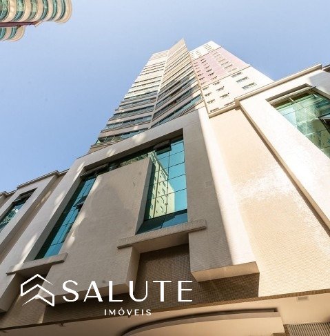 Apartamento à venda 3 suítes no Centro
