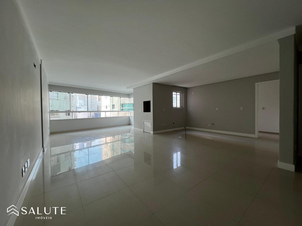 Apartamento à venda 3 suítes no Centro