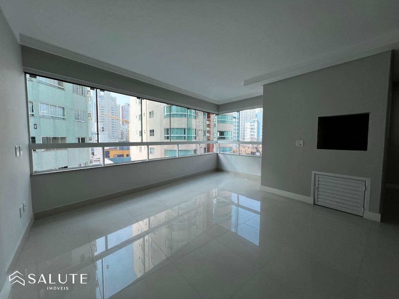 Apartamento à venda 3 suítes no Centro