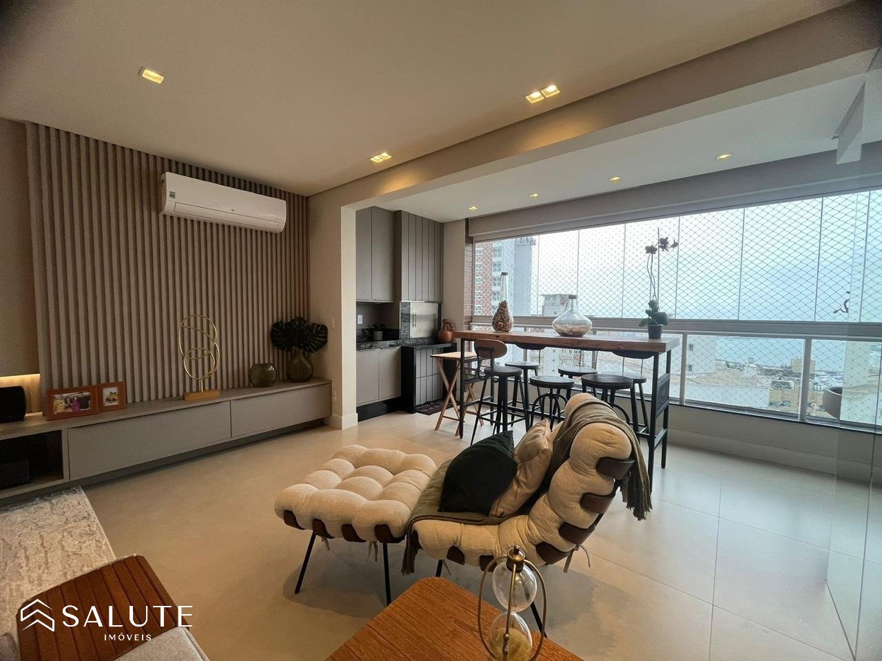 Apartamento à venda 3 suítes em Itajaí