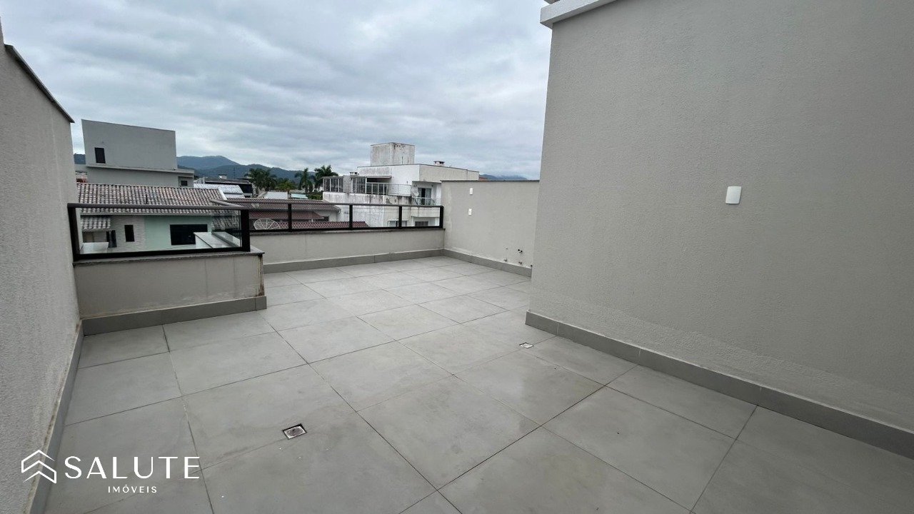 Casa à venda com 3 suítes no Centro