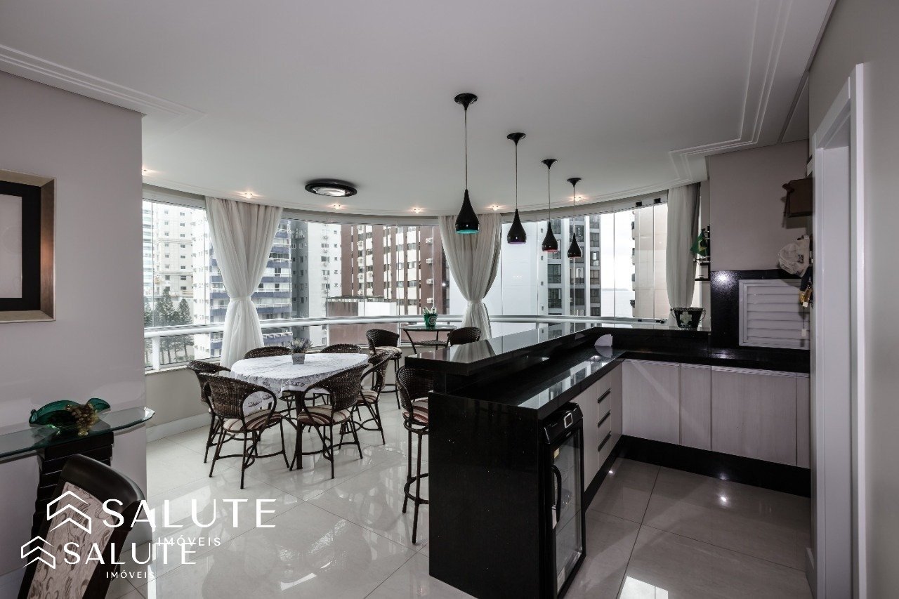 Apartamento aluguel anual 4 dormitórios Barra Sul