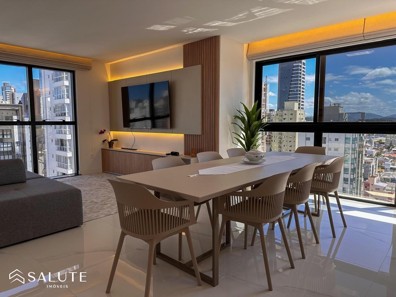 Apartamento para locação 4 suítes no Centro