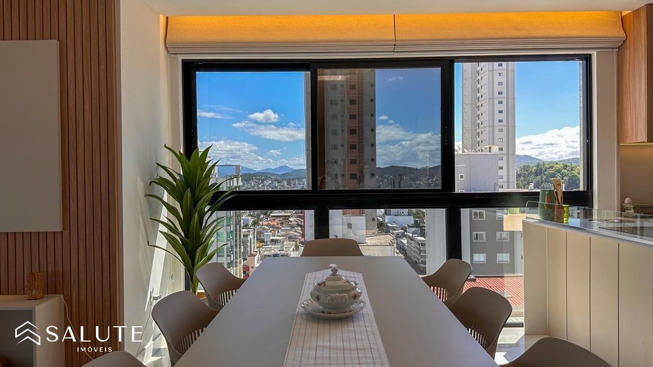 Apartamento para locação 4 suítes no Centro