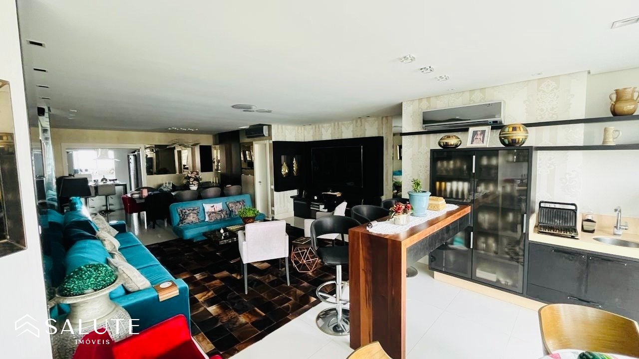 Apartamento à venda com 4 suítes na Praia Brava