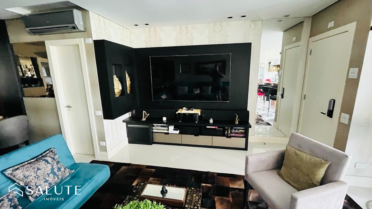 Apartamento à venda com 4 suítes na Praia Brava