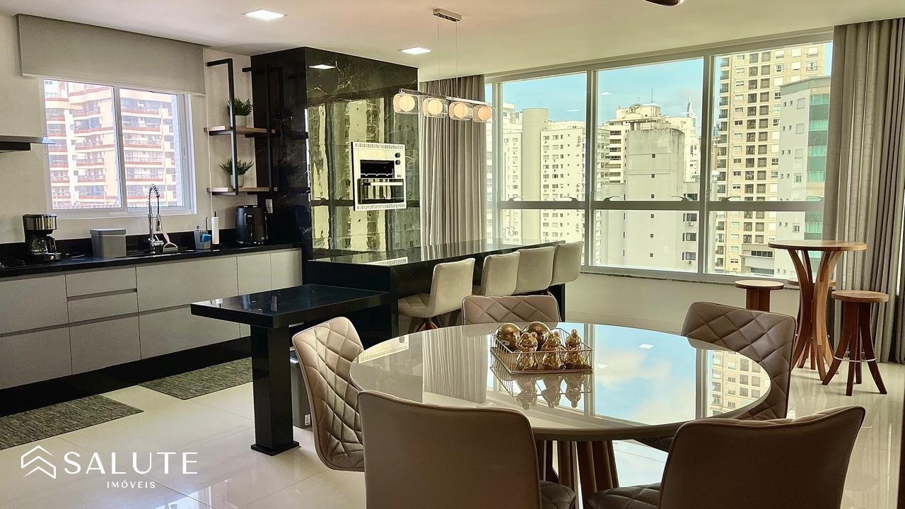 Apartamento à venda 4 suítes na Barra Sul