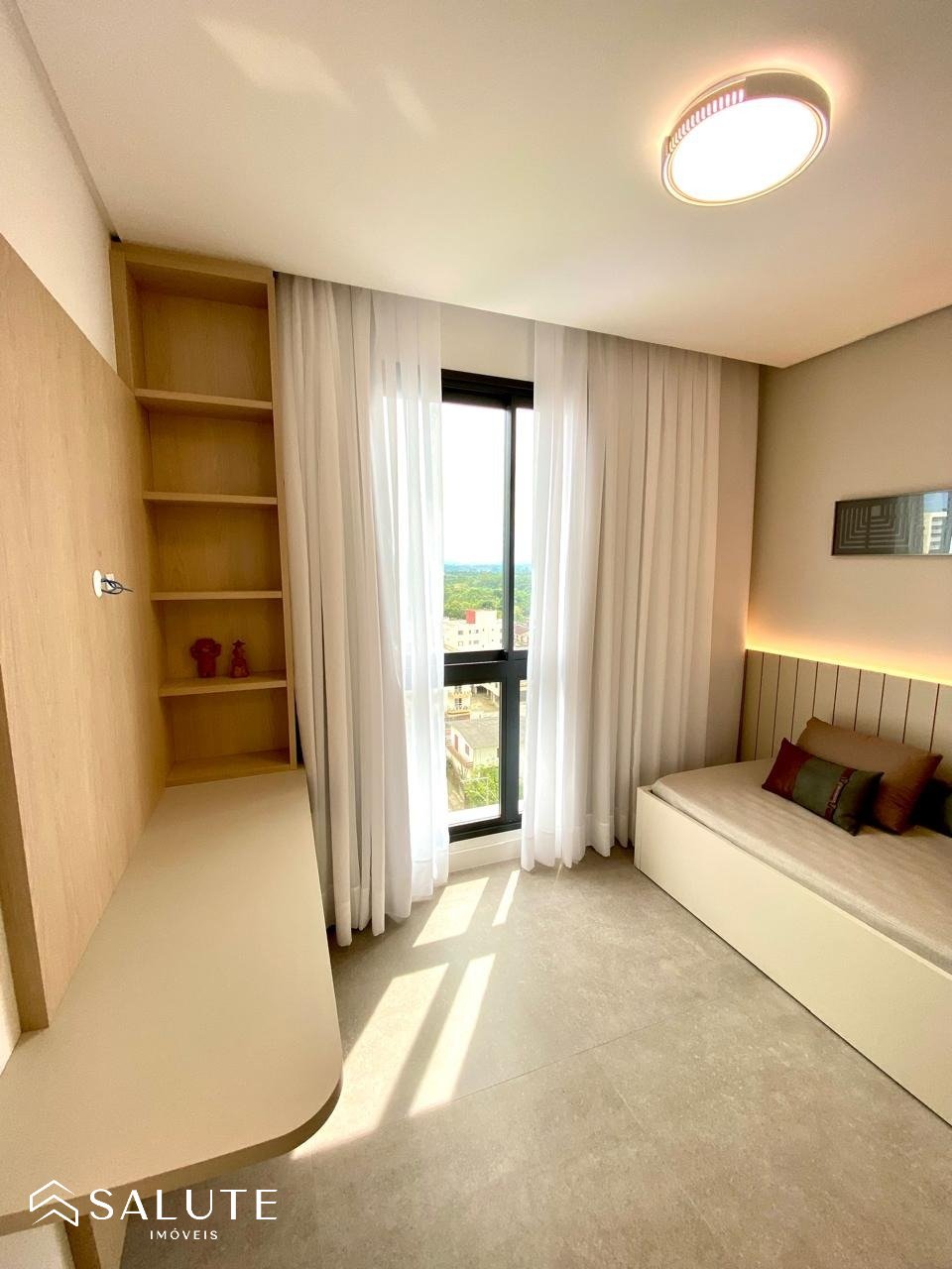 Apartamento à venda com 3 suítes em Piçarras