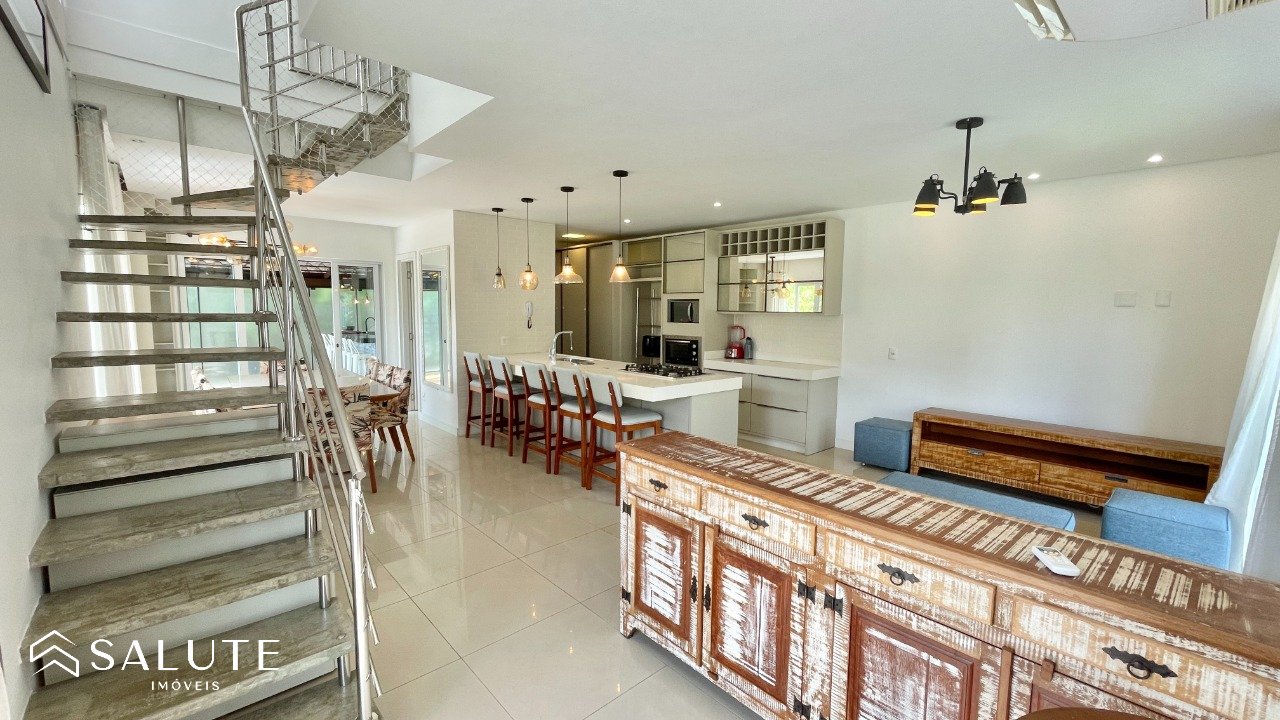 Casa à venda com 3 dormitórios na Barra