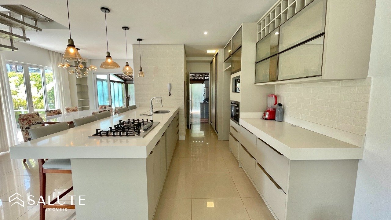 Casa à venda com 3 dormitórios na Barra