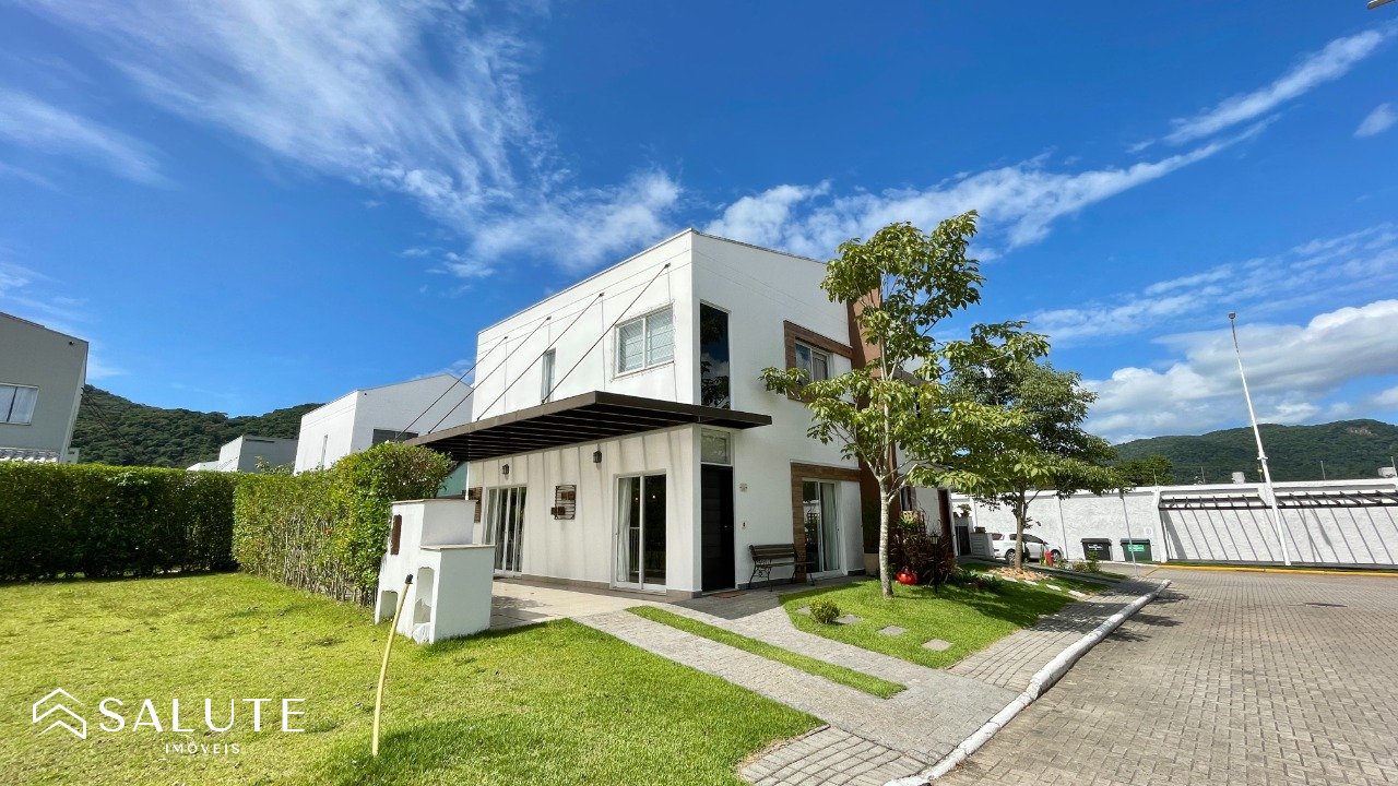 Casa à venda com 3 dormitórios na Barra