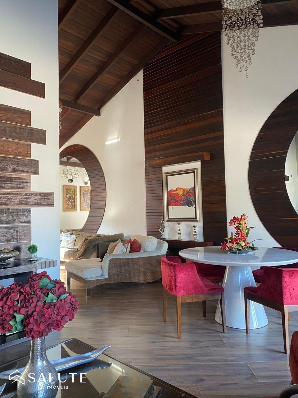 Casa à venda com 4 suites no Nações
