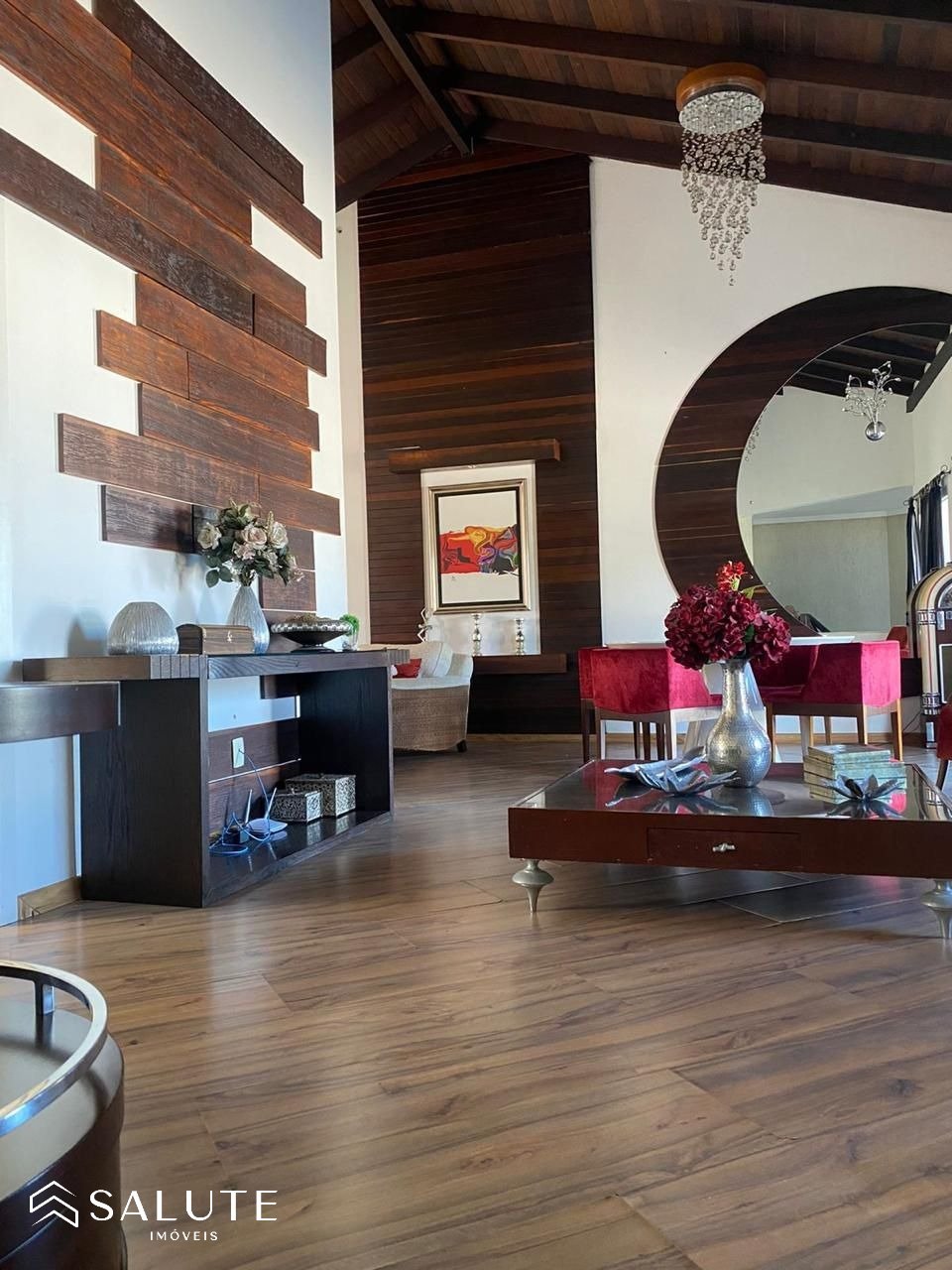 Casa à venda com 4 suites no Nações