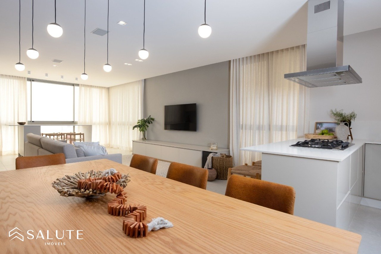 Apartamento à venda com 3 suítes na Praia Brava