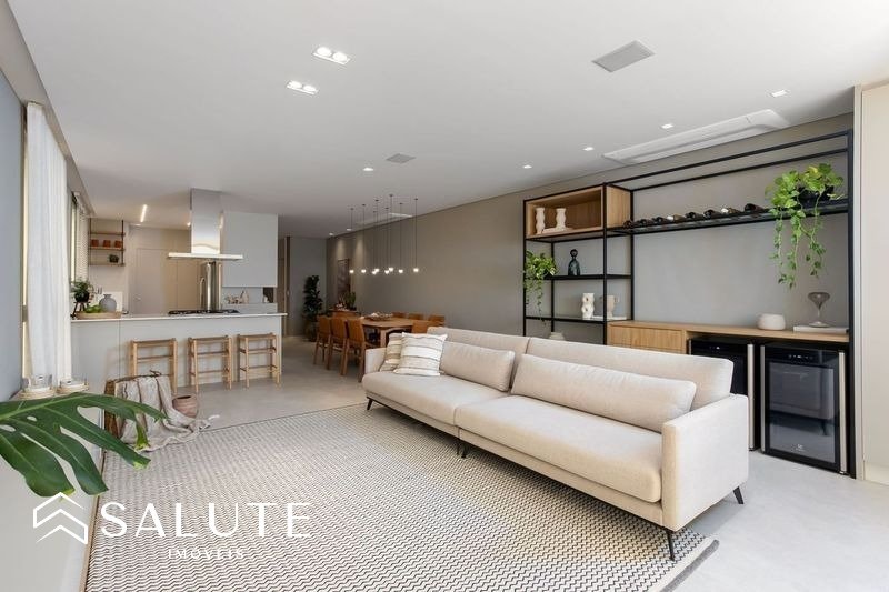 Apartamento à venda com 3 suítes na Praia Brava