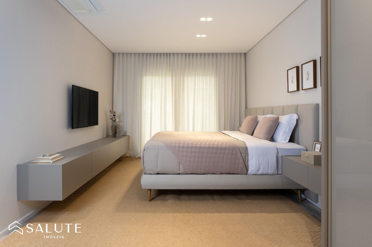 Apartamento à venda com 3 suítes na Praia Brava