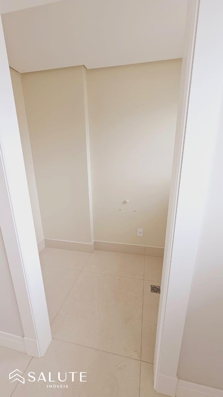 Apartamento à venda 4 dormitórios na Barra Norte