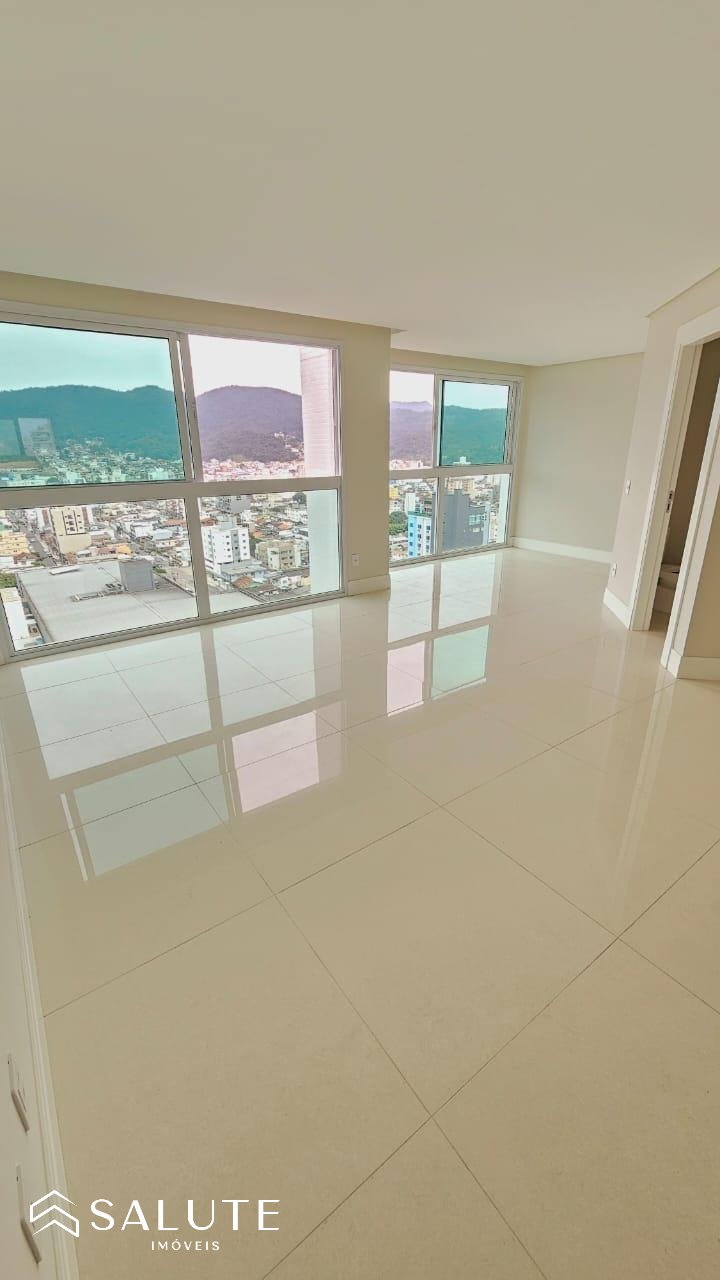 Apartamento à venda 4 dormitórios na Barra Norte