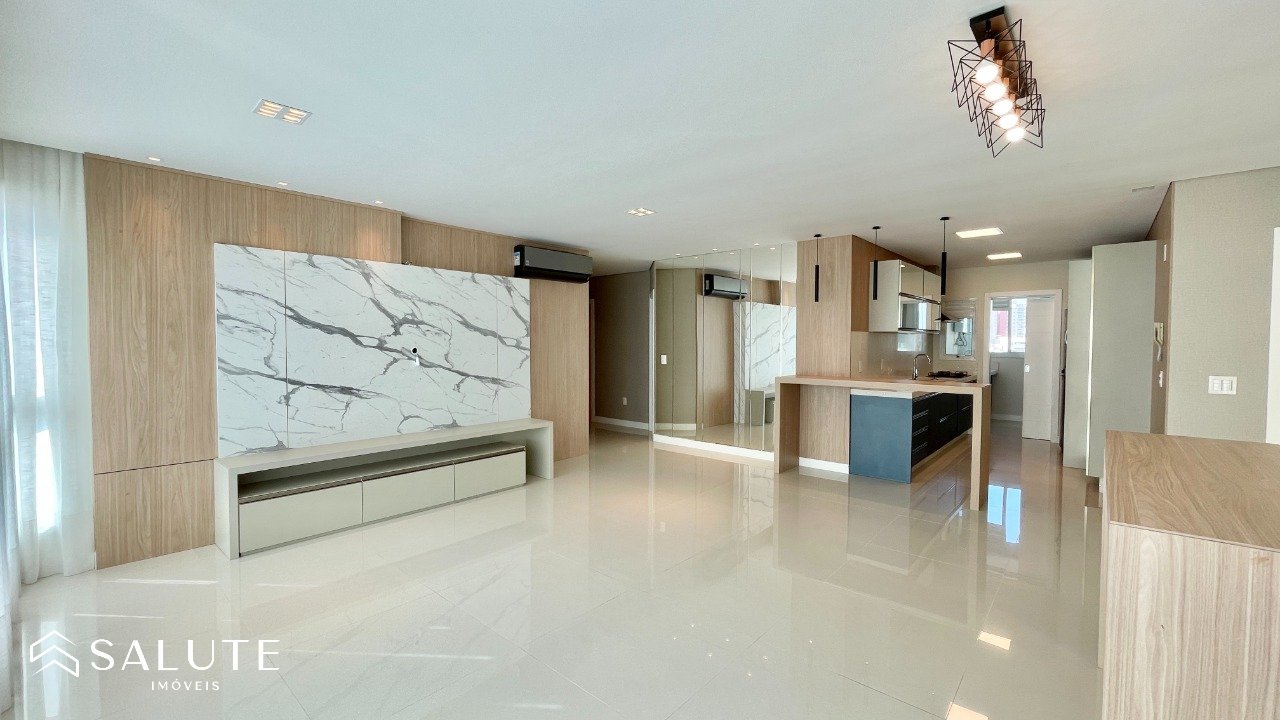 Apartamento aluguel anual com 4 dormitórios Centro