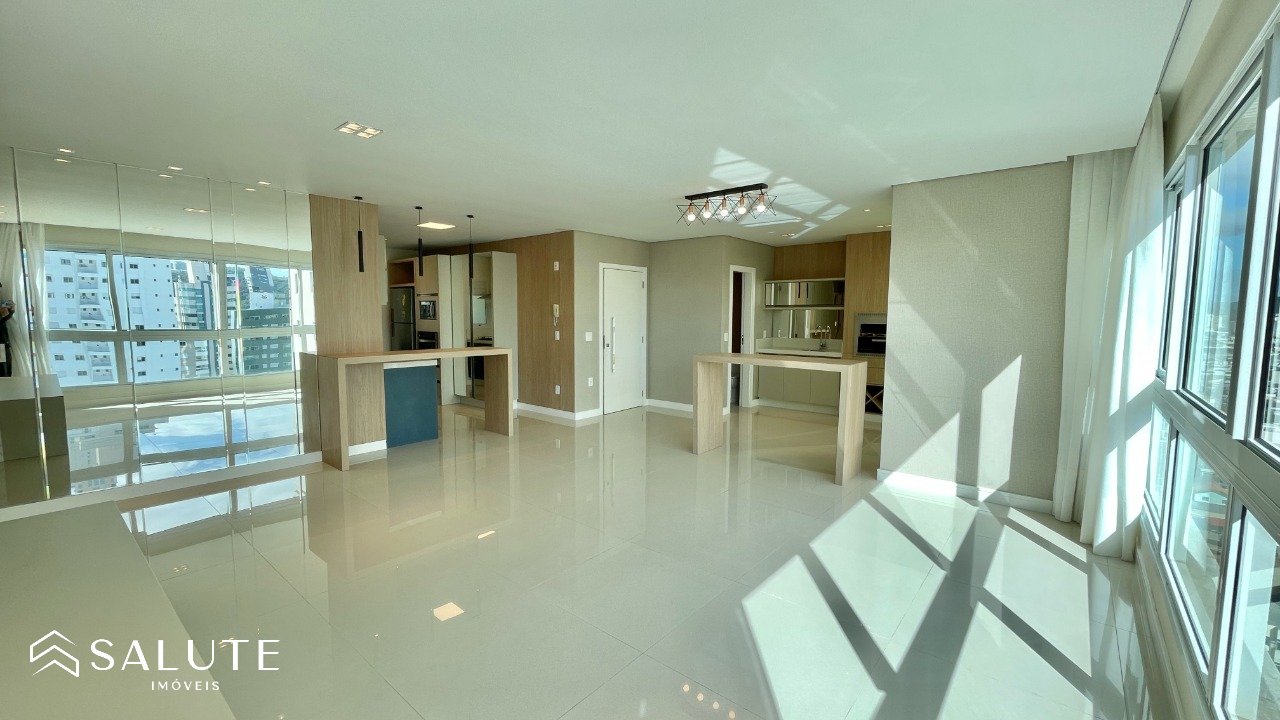 Apartamento aluguel anual com 4 dormitórios Centro