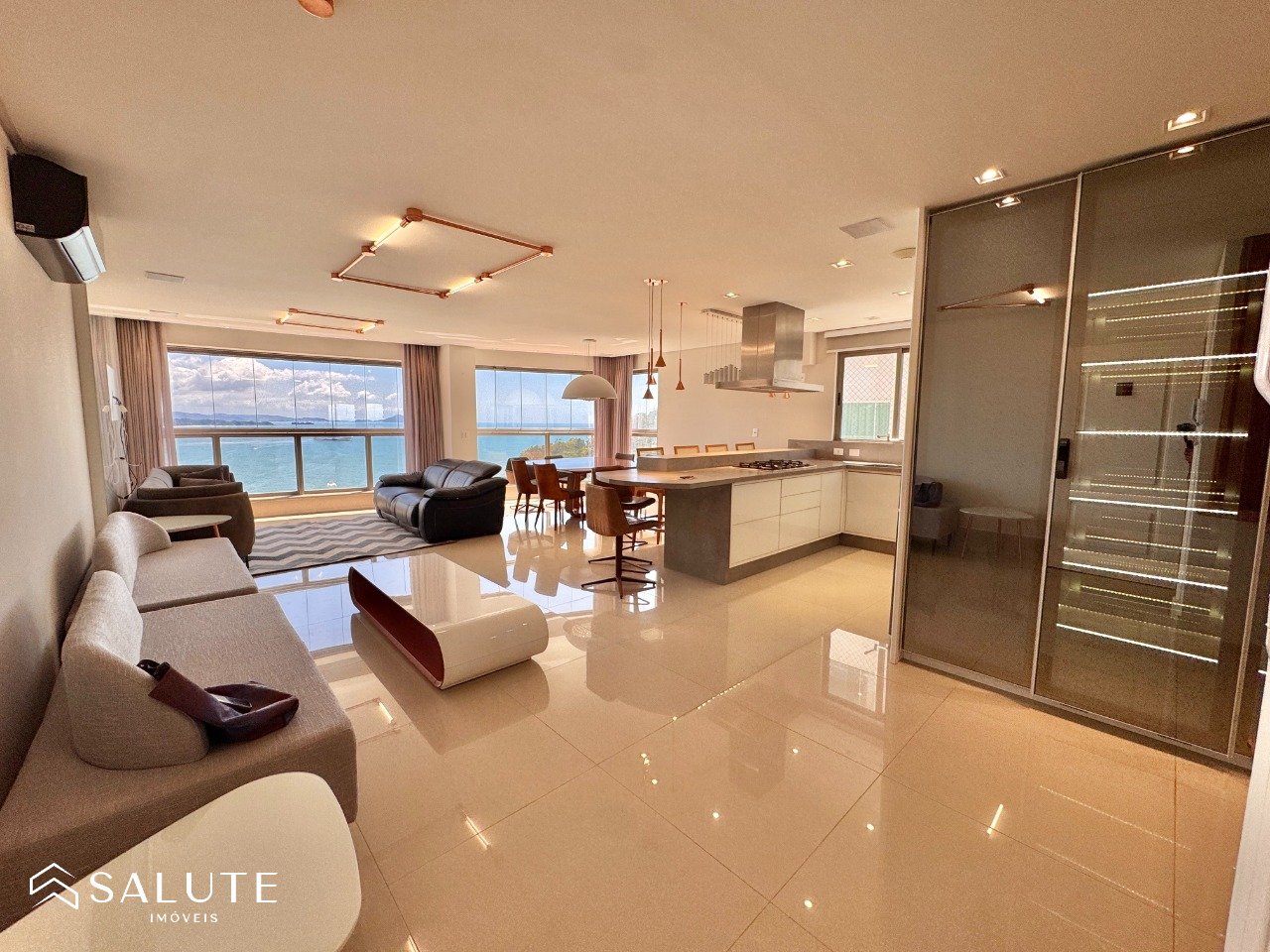 Apartamento para locação 04 Suítes na Barra Sul