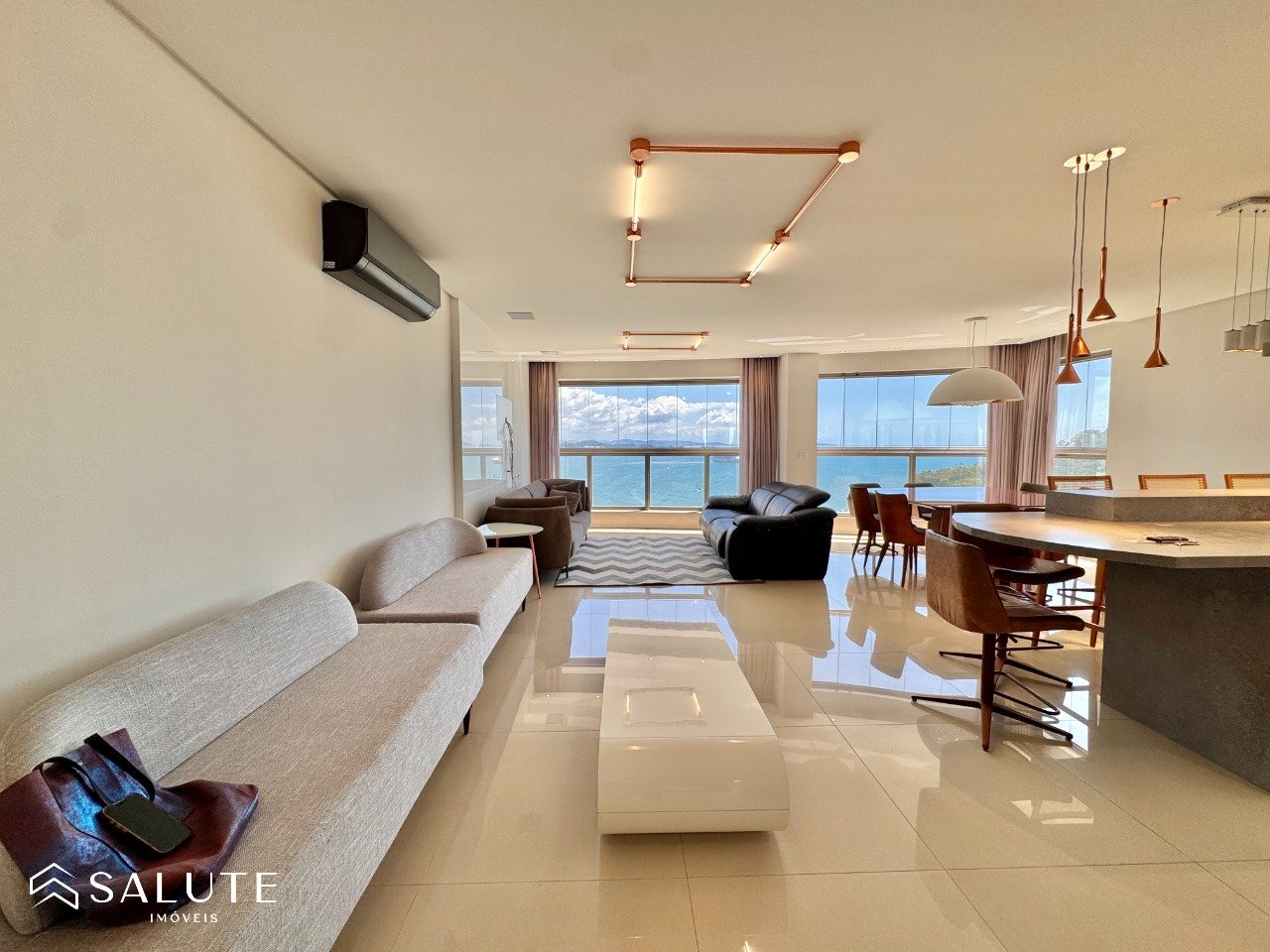 Apartamento para locação 04 Suítes na Barra Sul