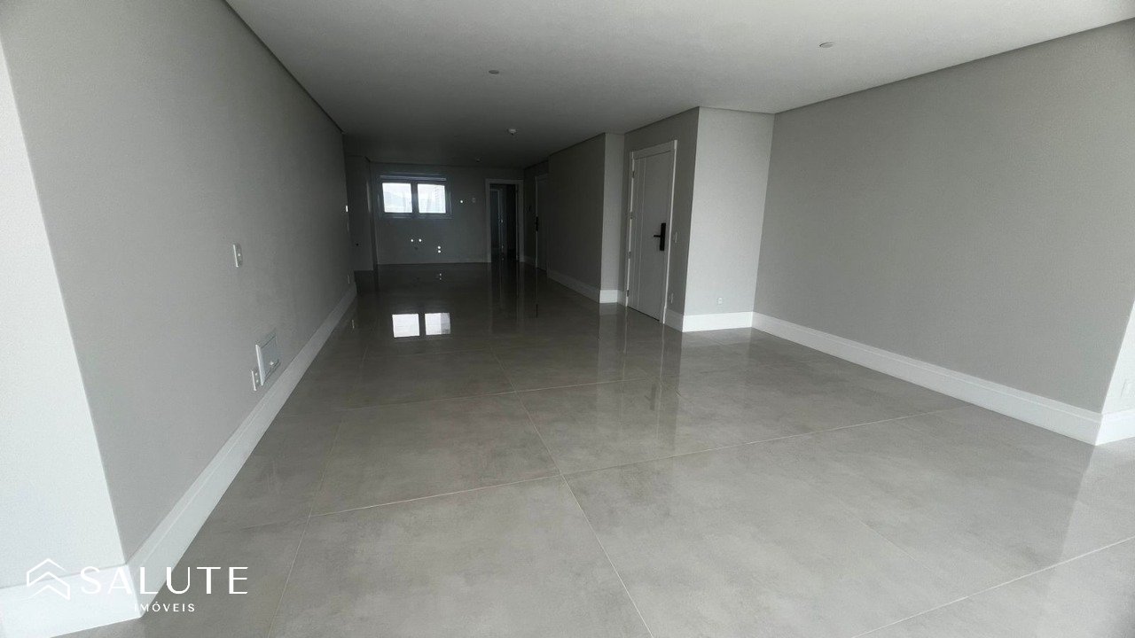 Apartamento á venda 4 Suítes na Barra Sul