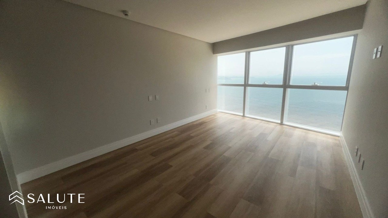Apartamento á venda 4 Suítes na Barra Sul