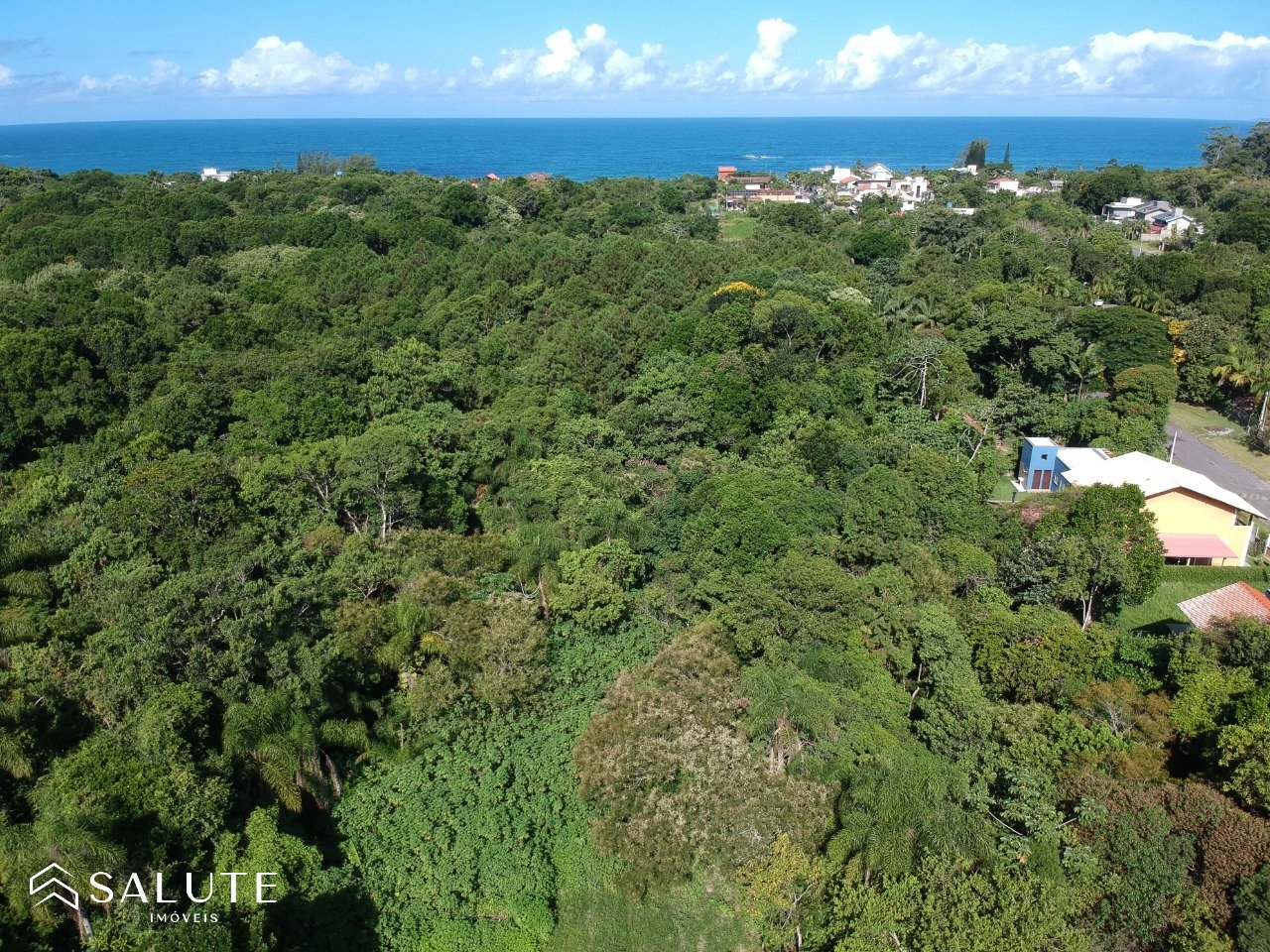 Terreno à venda 328,9m² na Praia do Estaleiro