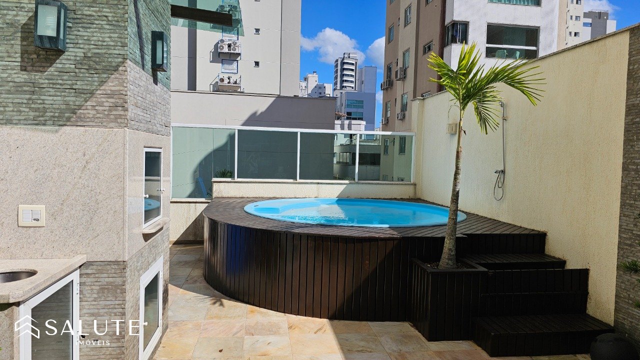 Diferenciado à venda com 3 dormitórios no Centro