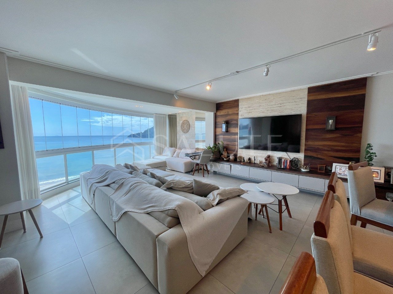 Apartamento à venda 3 dormitórios Barra Sul