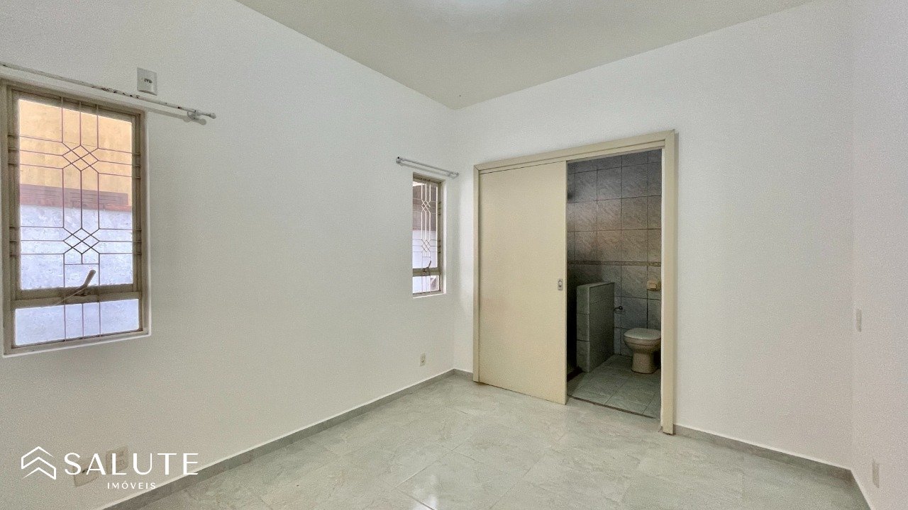 Casa para alugar com 3 suítes em Pioneiros