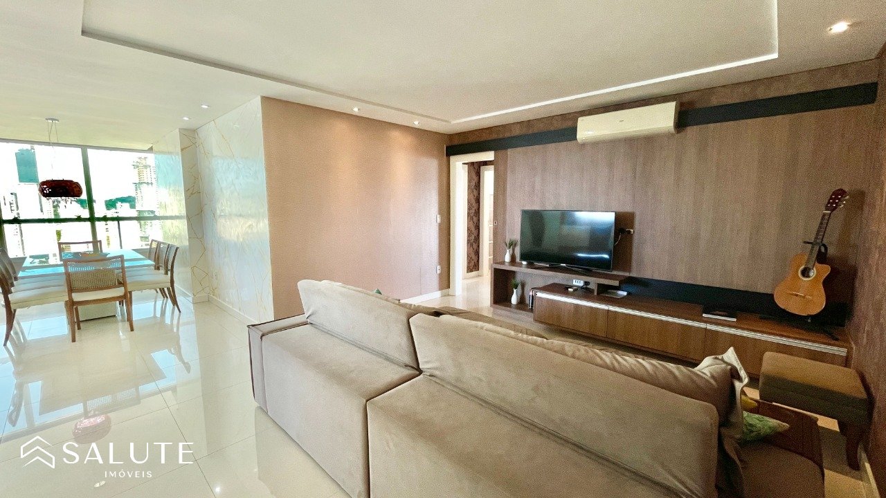 Apartamento à venda com 4 suítes no Centro