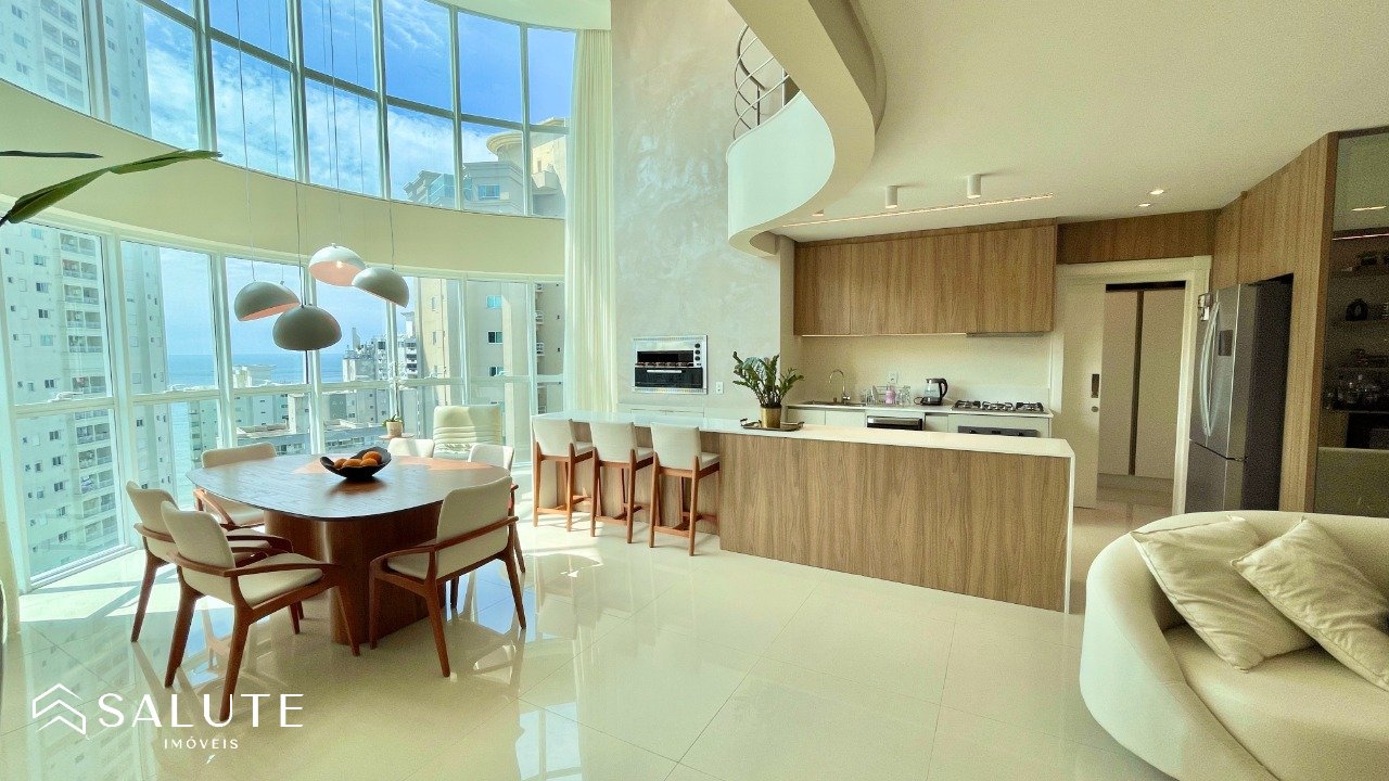 Apartamento à venda 4 suítes na Barra Sul