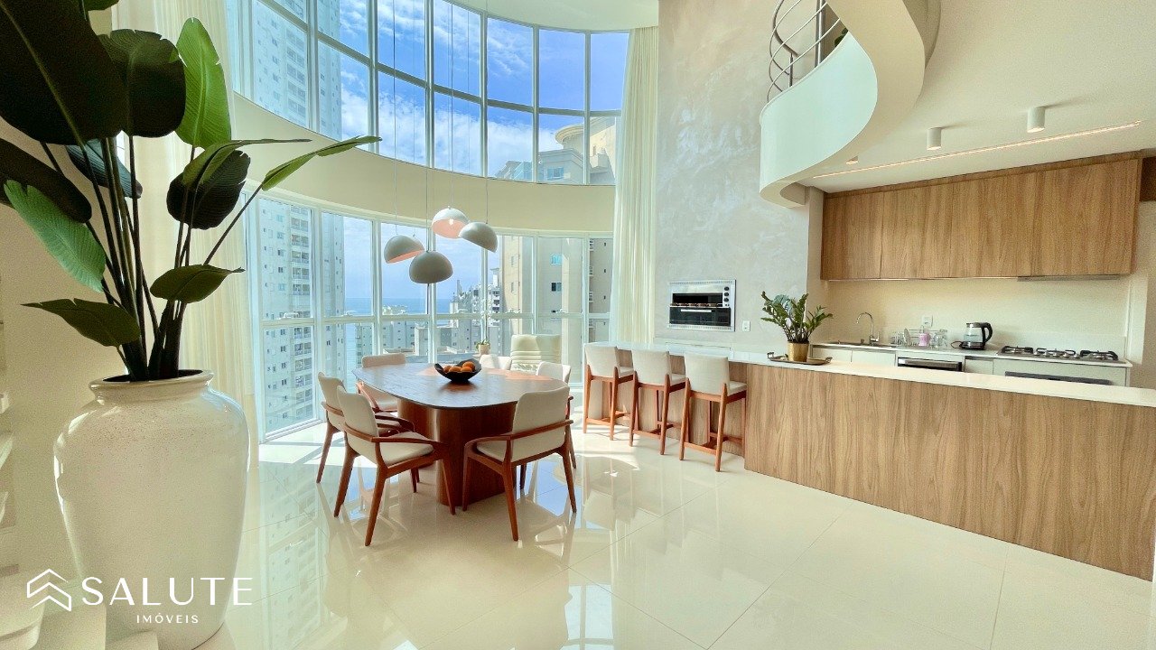 Apartamento à venda 4 suítes na Barra Sul
