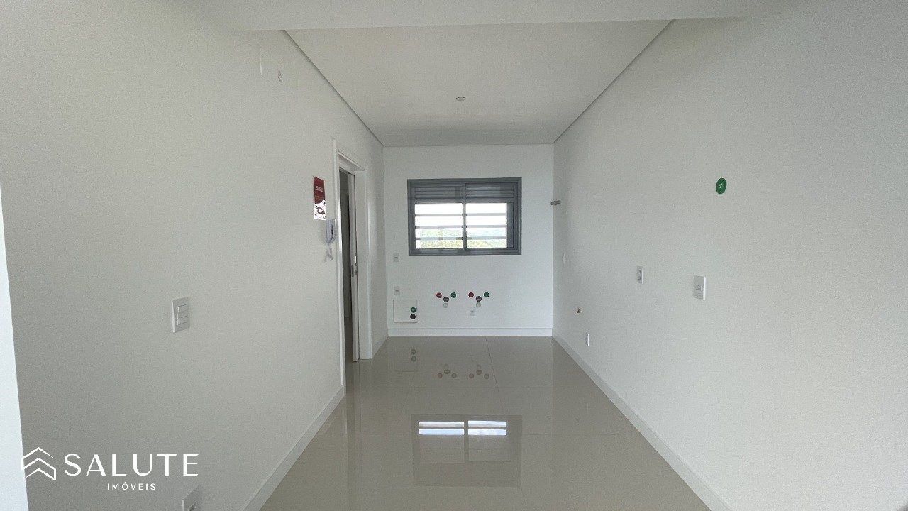 Apartamento à venda com 4 suítes na Barra Sul