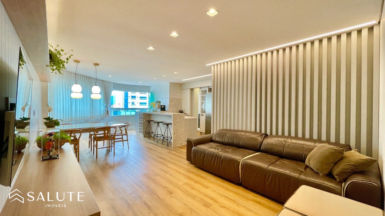 Apartamento à venda com 2 suítes no Centro