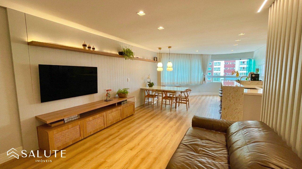 Apartamento à venda com 2 suítes no Centro