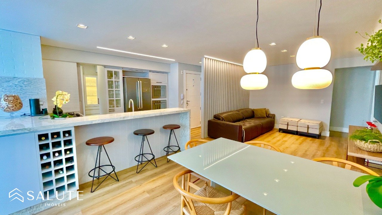 Apartamento à venda com 2 suítes no Centro