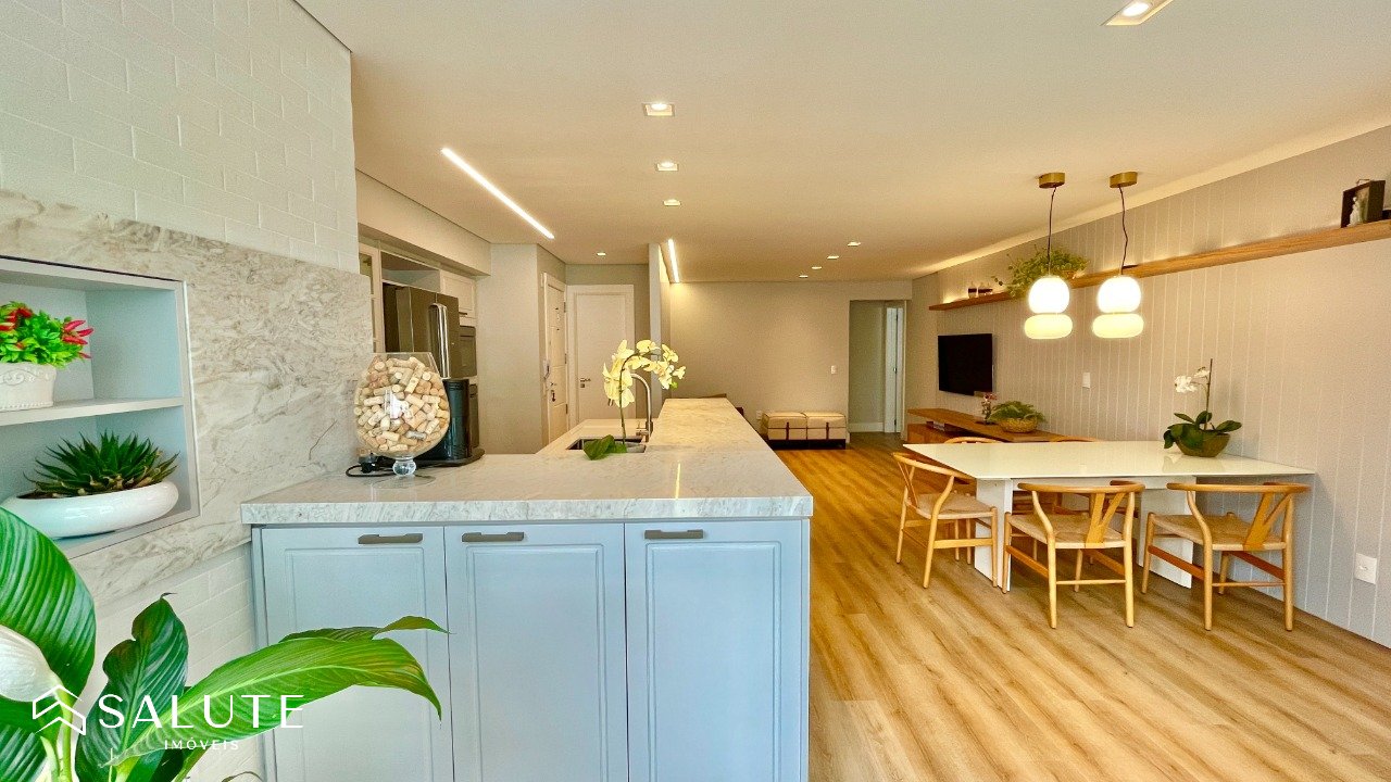 Apartamento à venda com 2 suítes no Centro