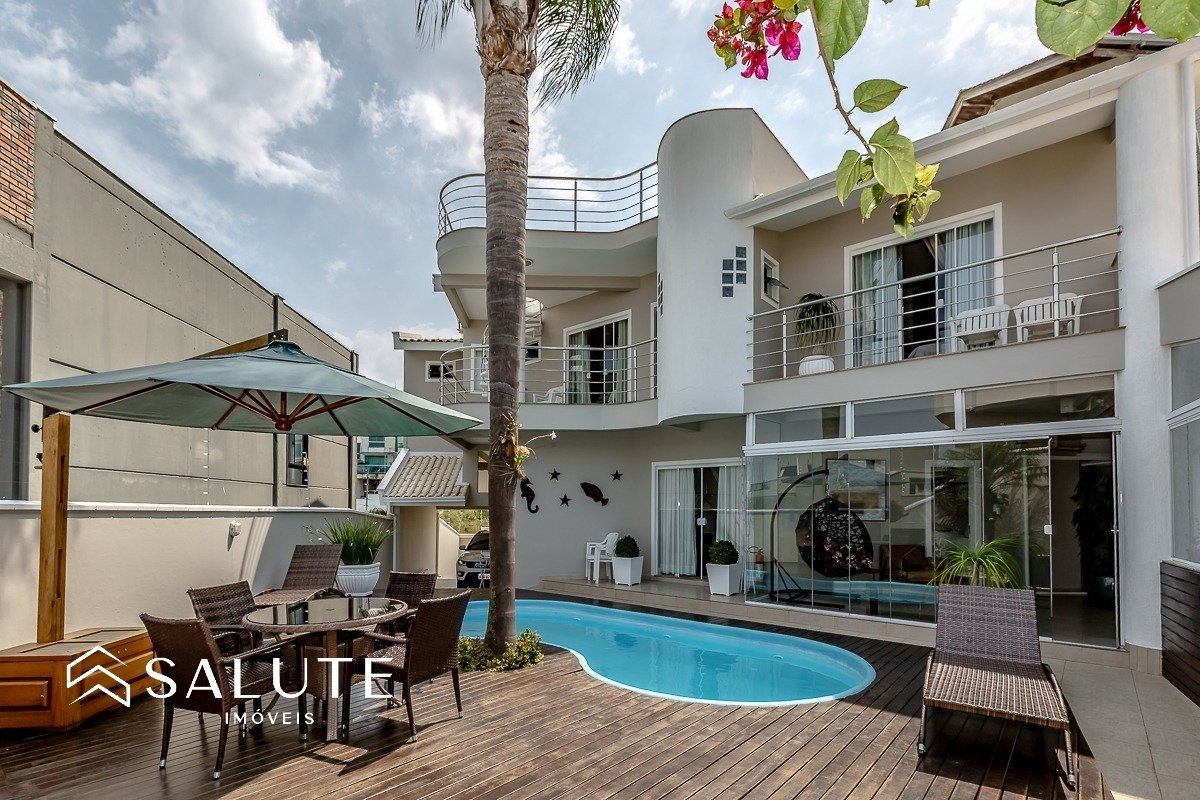 Casa aluguel anual com 3 suítes