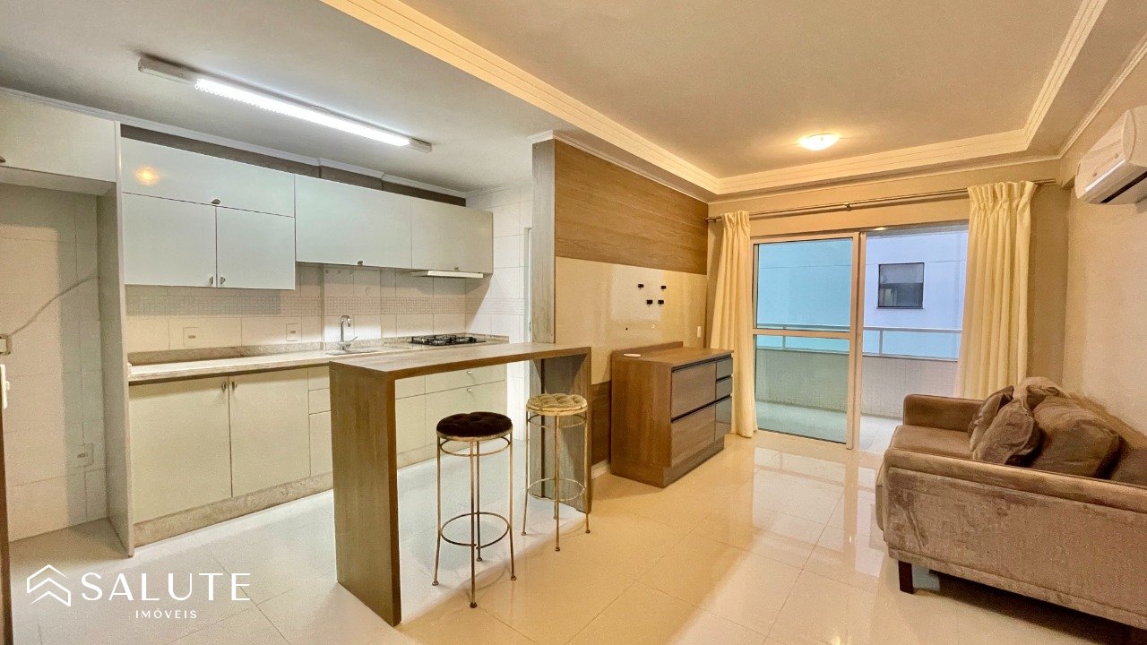 Apartamento aluguel anual 3 suítes Praia Brava
