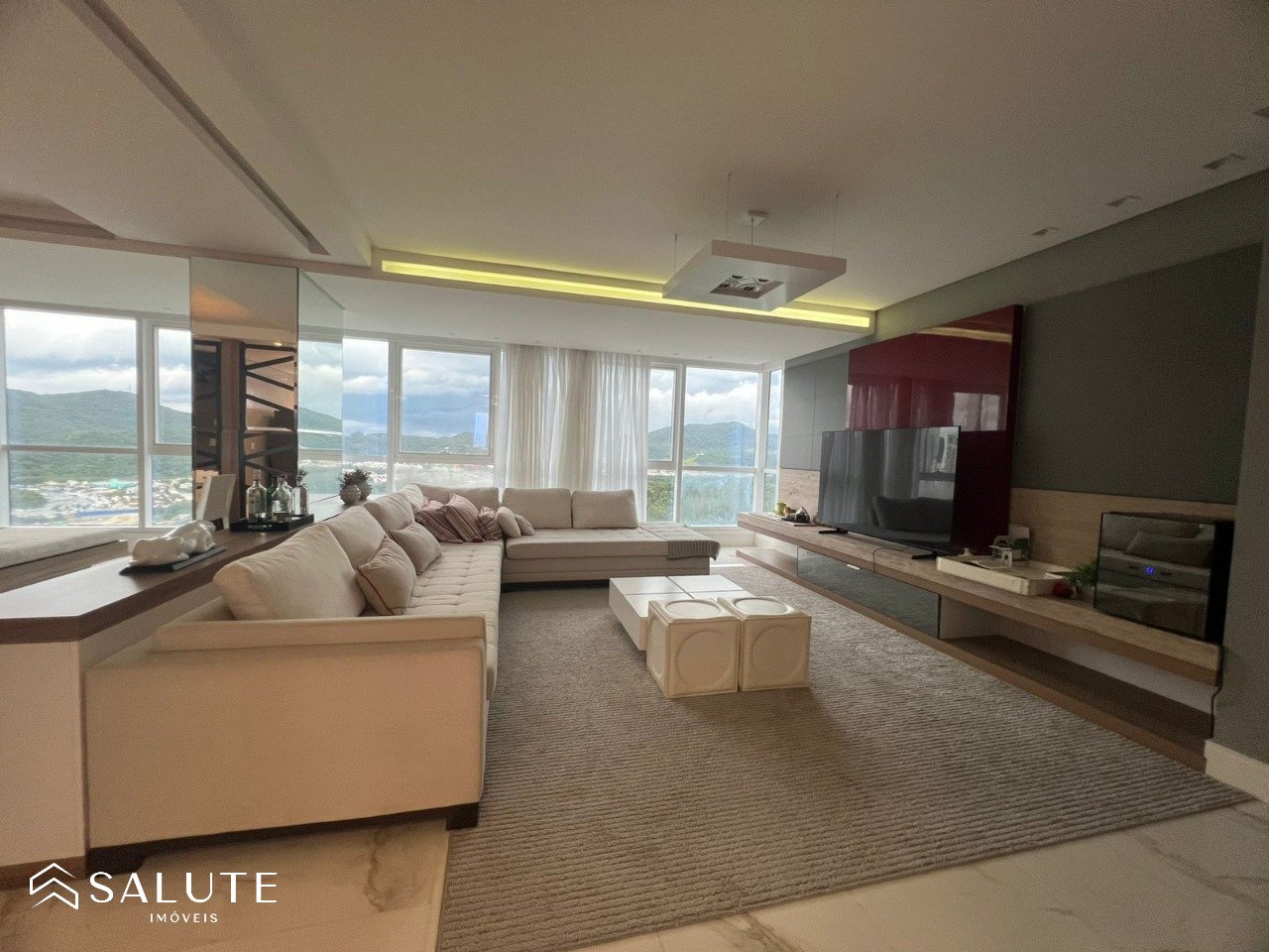 Apartamento aluguel anual alto padrão na Barra Sul