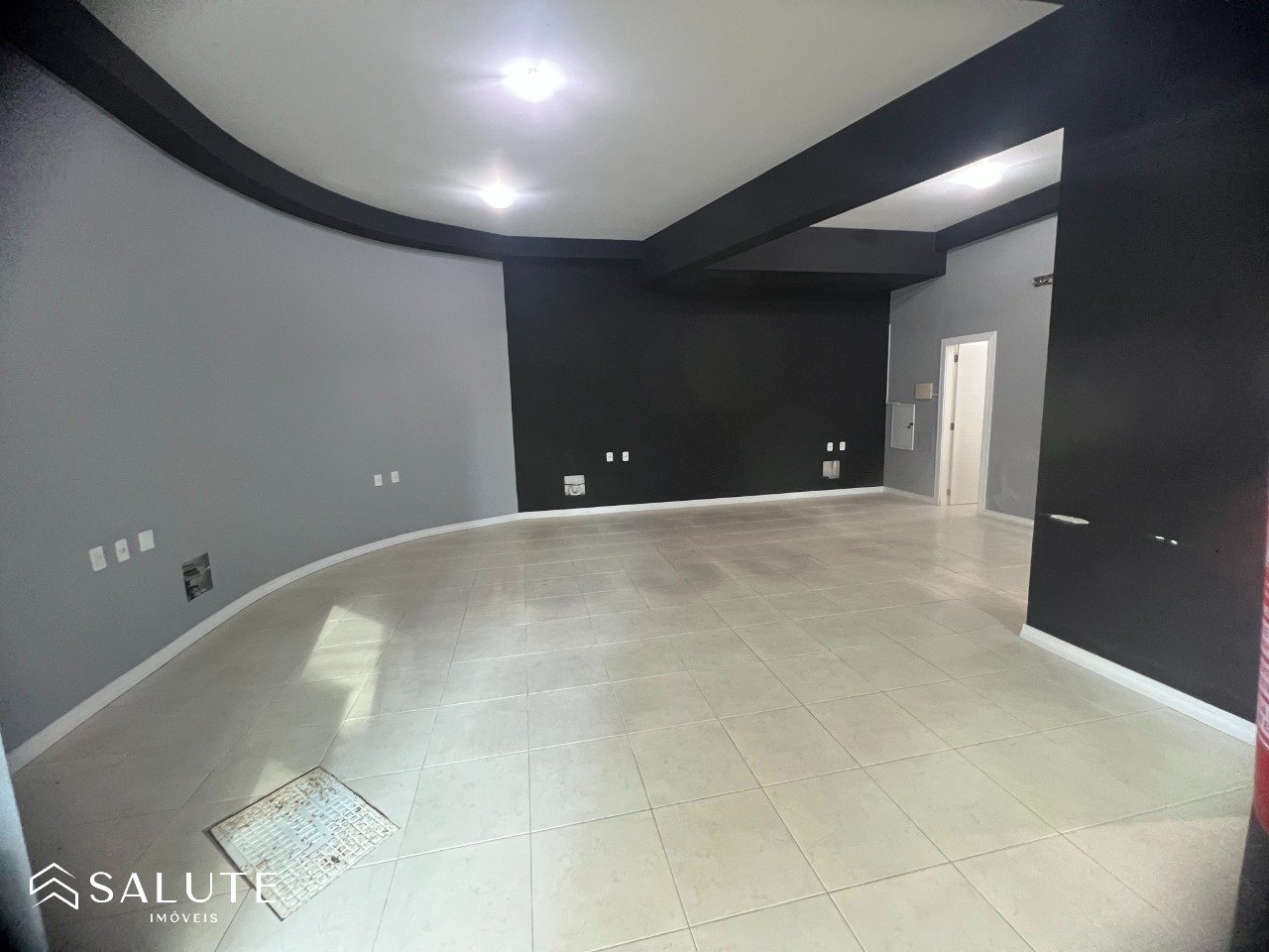 Sala comercial à venda na Barra Sul